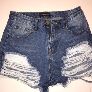 US size 6 high rise shorts Pretty little thing AUS